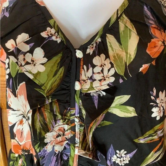 Patrons of peace sleeveless top - Picture 8 of 10